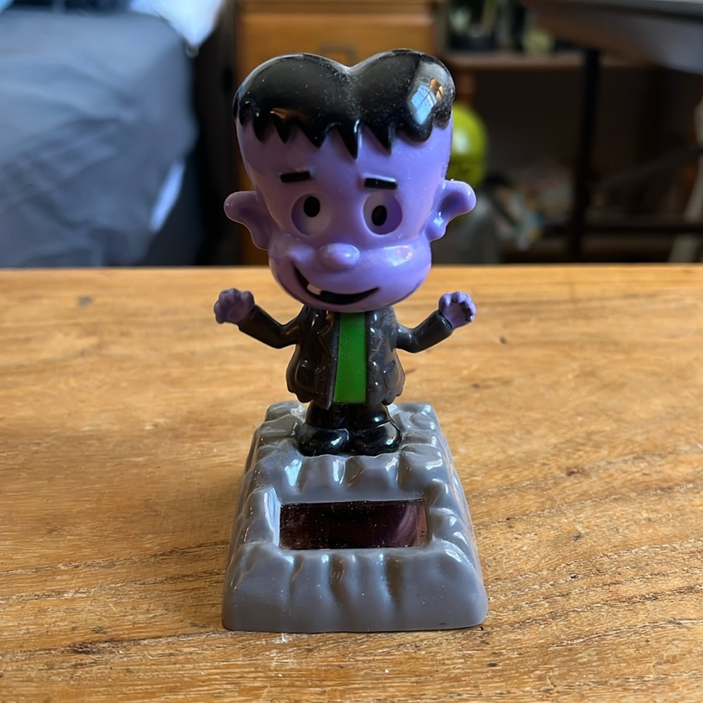 Frankenstein collectible figure 2014 3x4